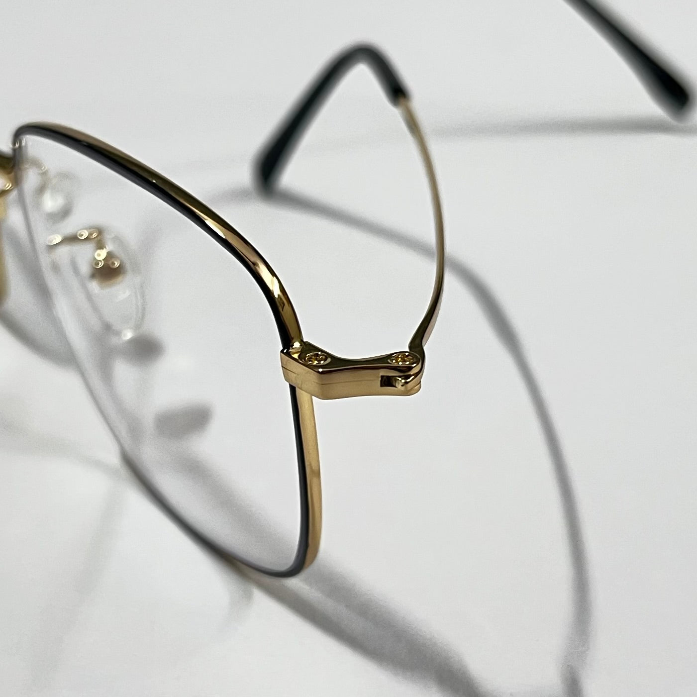 Uriel Specs